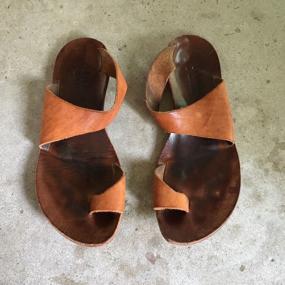Cydwoq brown leather sandals